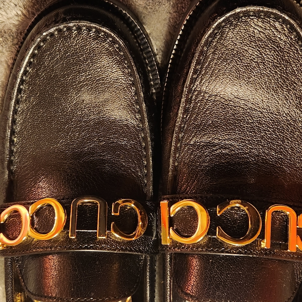 COPY - AUTHENTIC Gucci embellishment logo loafers
